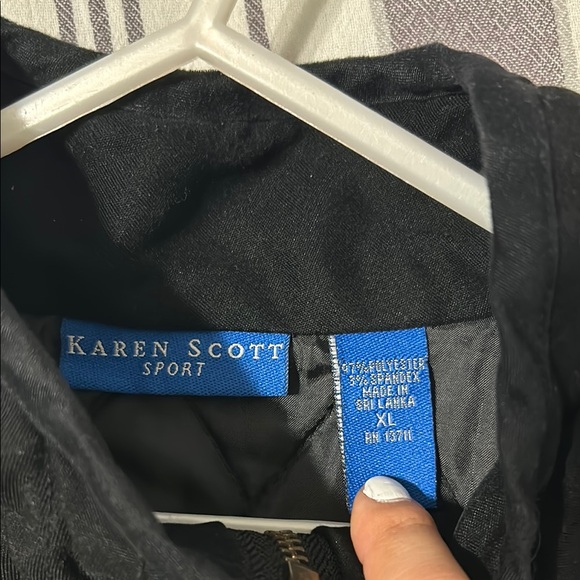 Black Quilted Vest - Picture 4 of 5